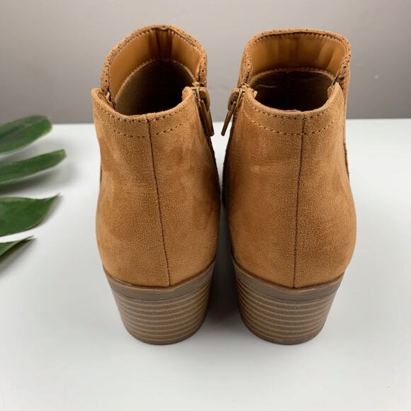 St Johns Bay Luetta Ankle Boots Booties Tan Perforated Faux Suede Women's 7 Wide - Picture 10 of 11